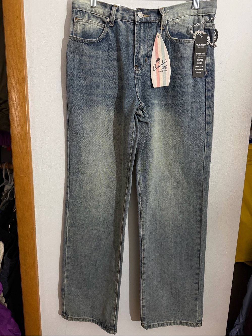 Cali 1950 Women’s Light Wash Straight-Leg Jeans